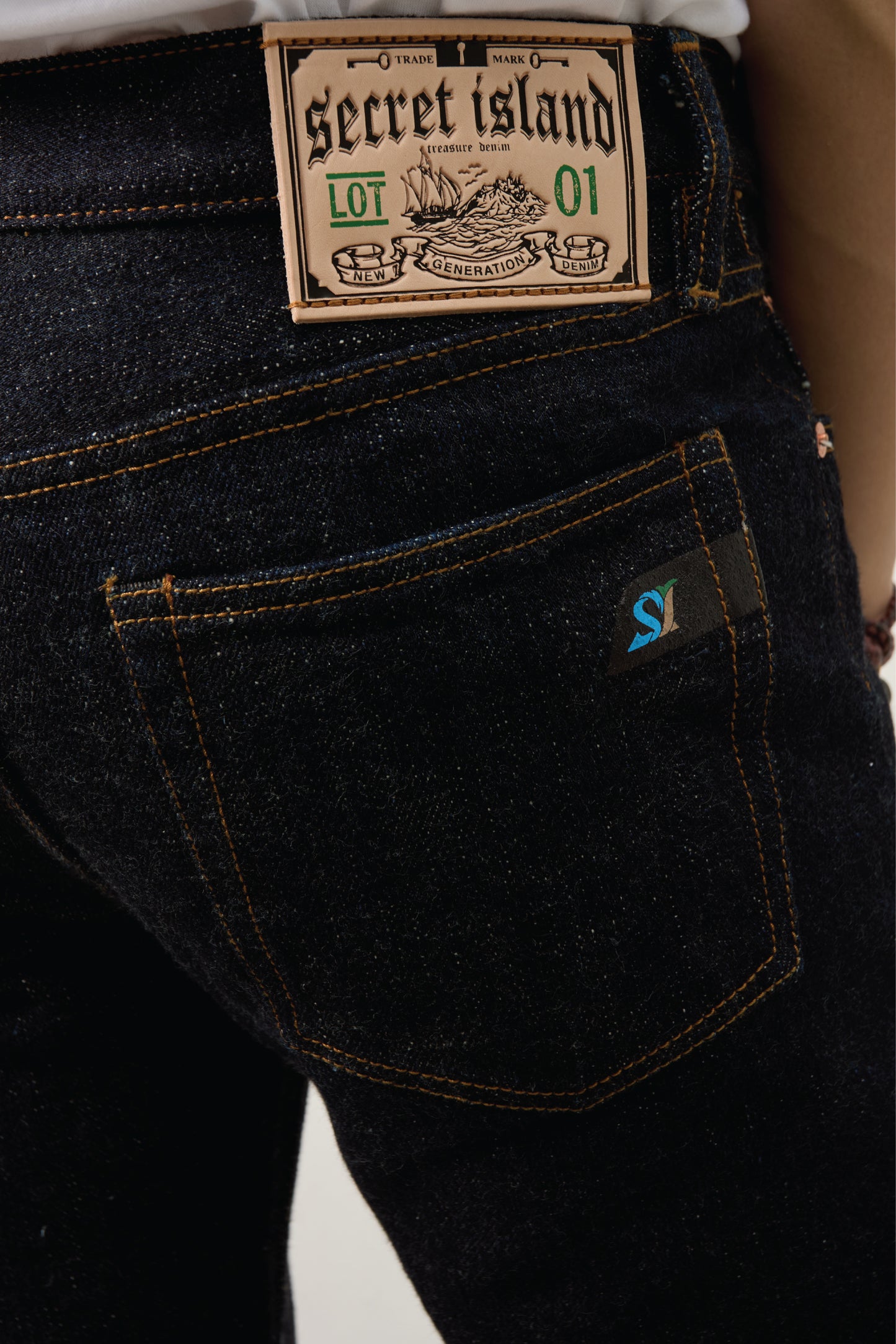 Secret Island - Lot 1 Indigo Wave 18.62 Oz